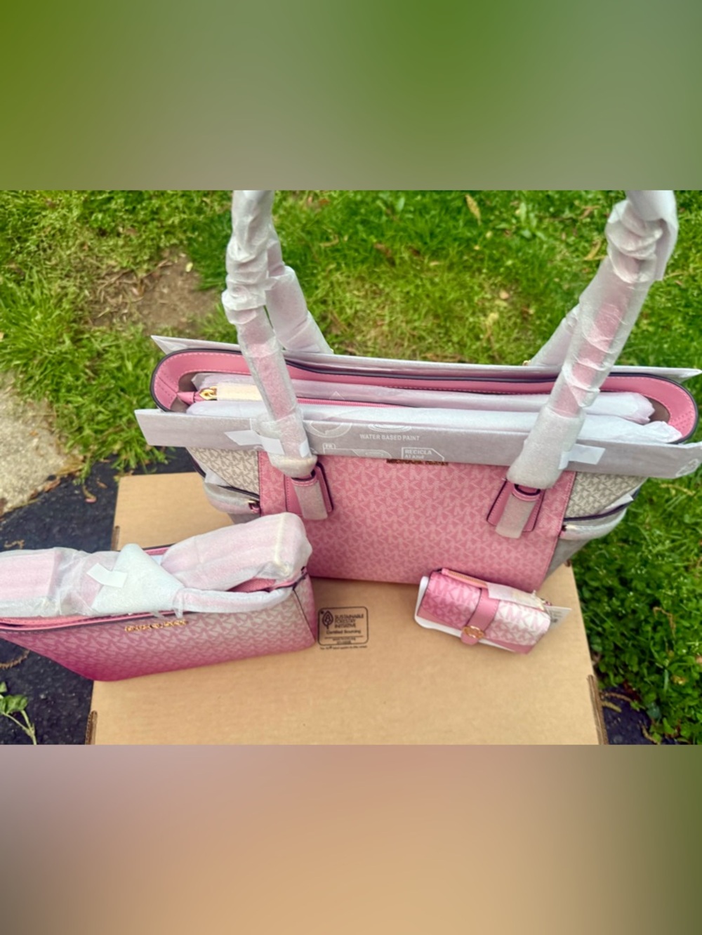 Michael Kors Pink Ombre Signature Tote, Crossbody & Wallet Set - Picture 3 of 13